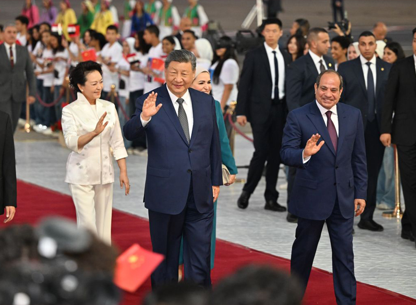 习近平抵达开罗对埃及进行国事访问