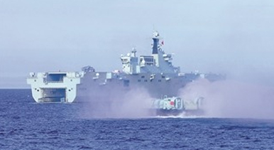 “野马”蹈海 踏浪飞驰